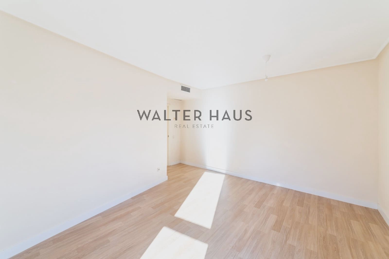 1 bedroom Flat for sale in Madrid city - € 690,000 (Ref: 9436488)