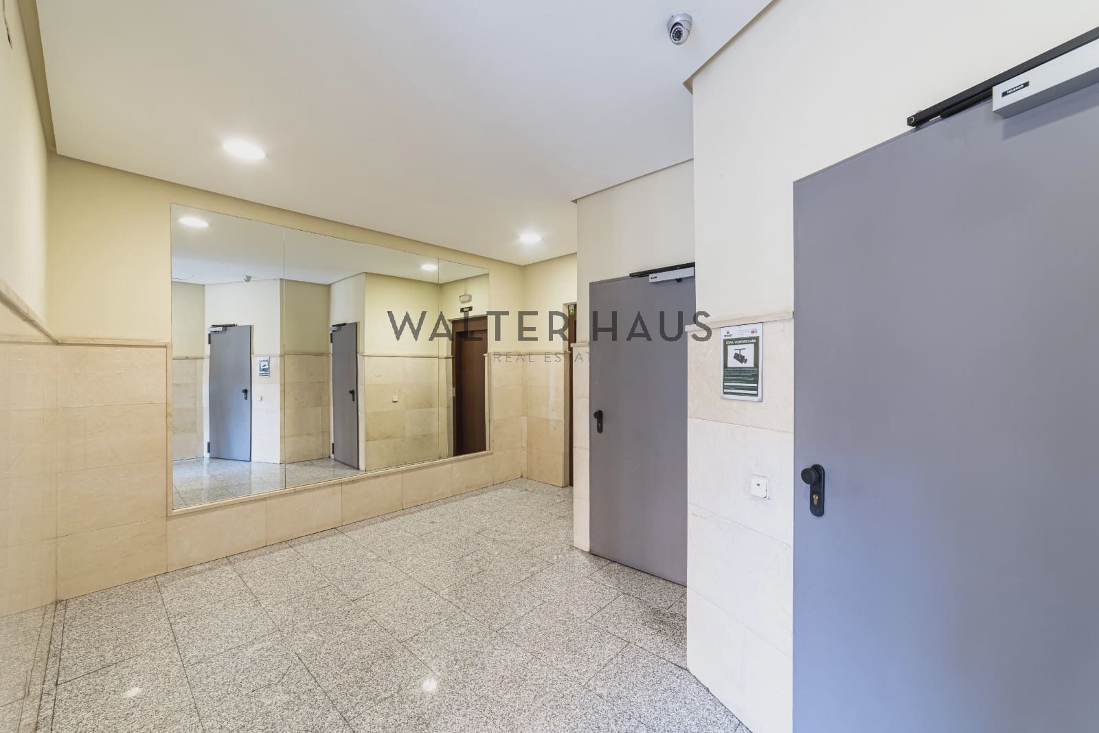 1 bedroom Flat for sale in Madrid city - € 690,000 (Ref: 9436488)