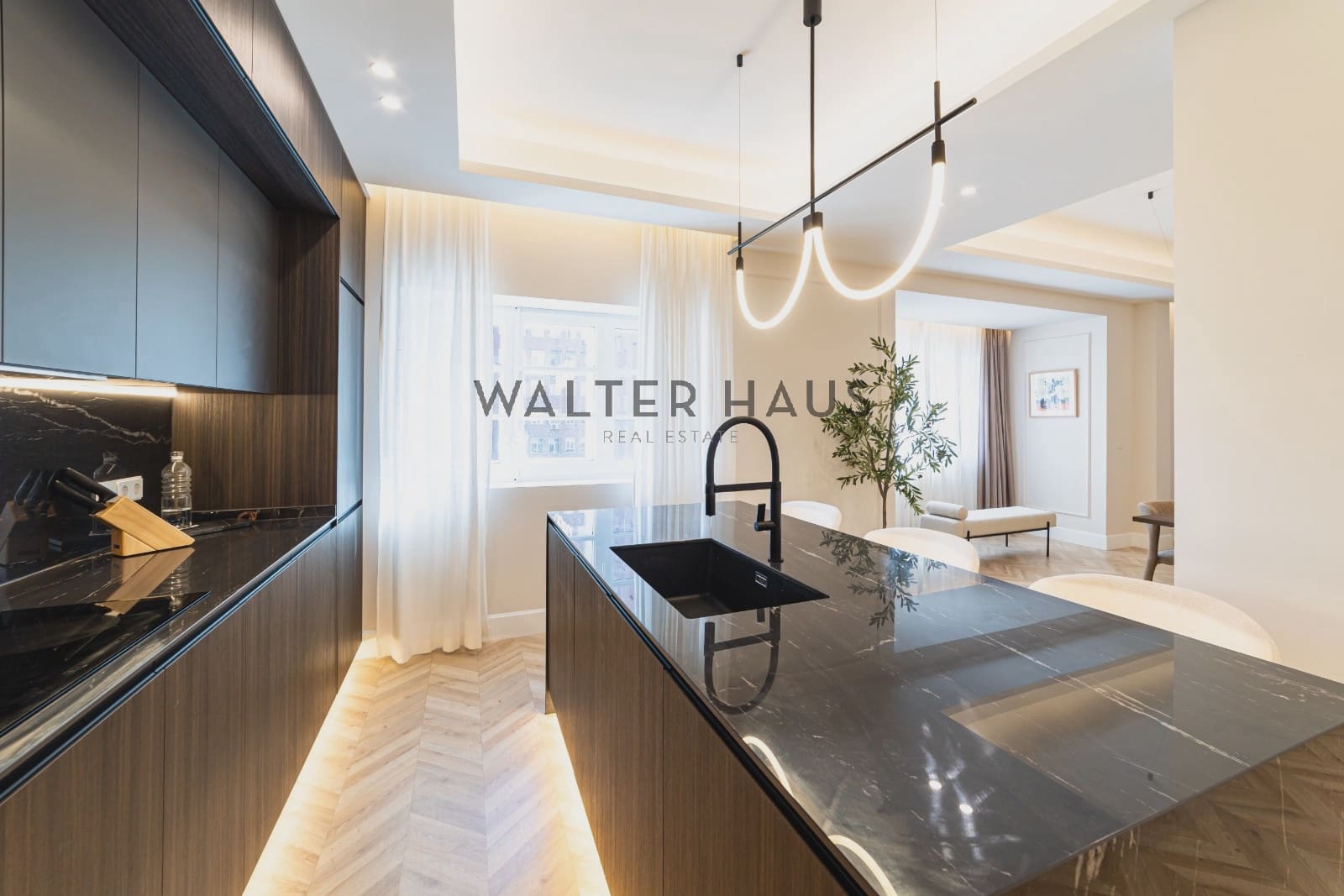 4 bedroom Flat for sale in Madrid city - € 2,950,000 (Ref: 9438267)