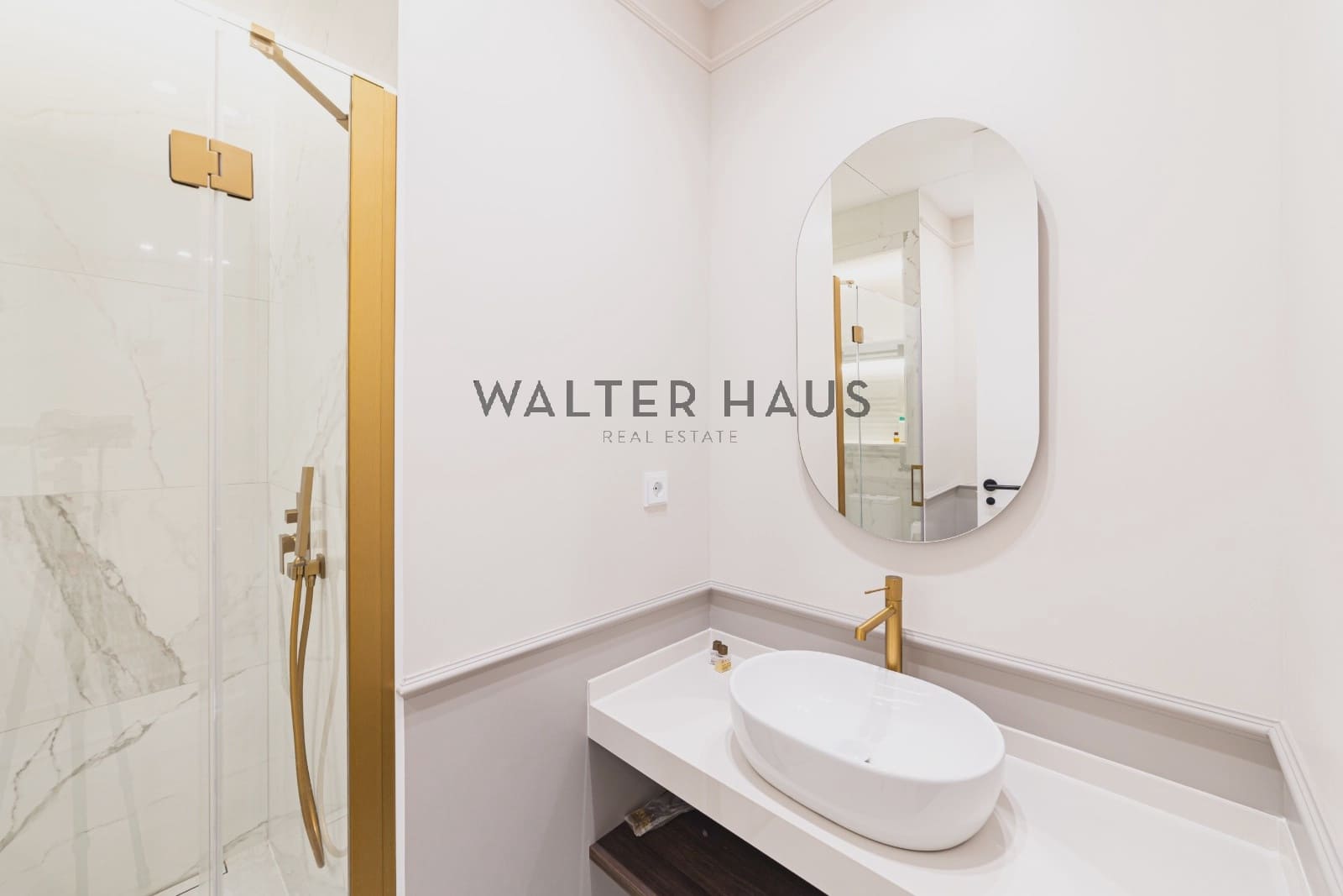 4 bedroom Flat for sale in Madrid city - € 2,950,000 (Ref: 9438267)