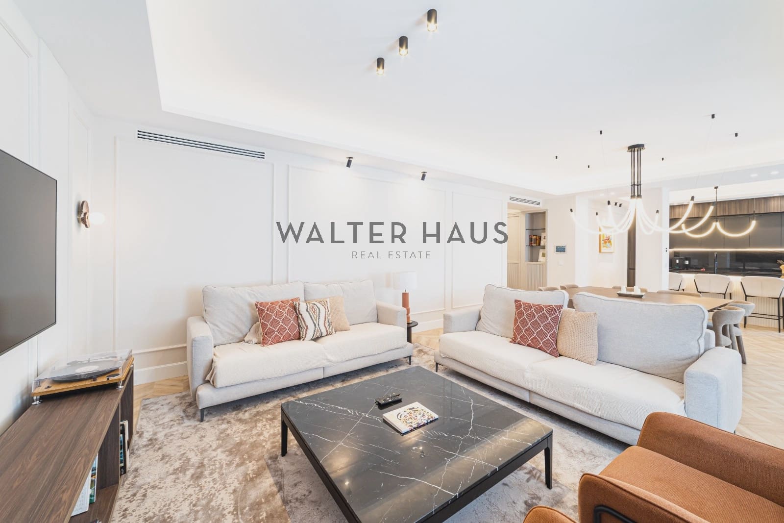 4 bedroom Flat for sale in Madrid city - € 2,950,000 (Ref: 9438267)