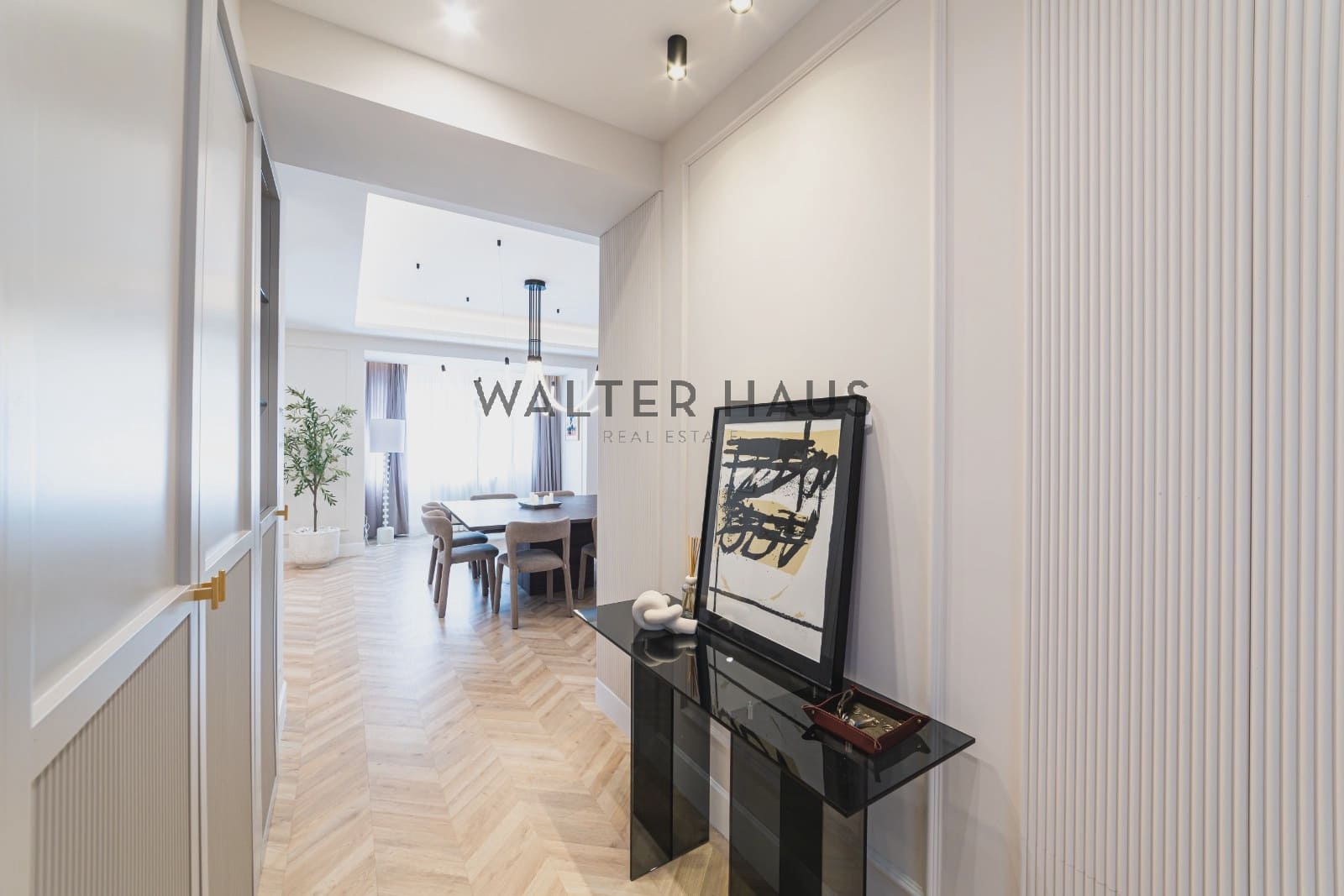 4 bedroom Flat for sale in Madrid city - € 2,950,000 (Ref: 9438267)