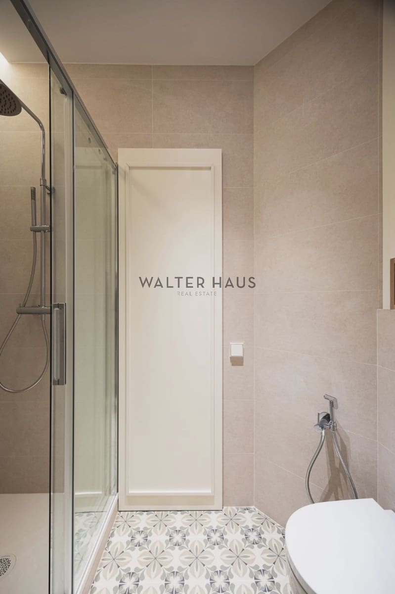 2 bedroom Flat for sale in Barcelona city - € 795,000 (Ref: 9449873)