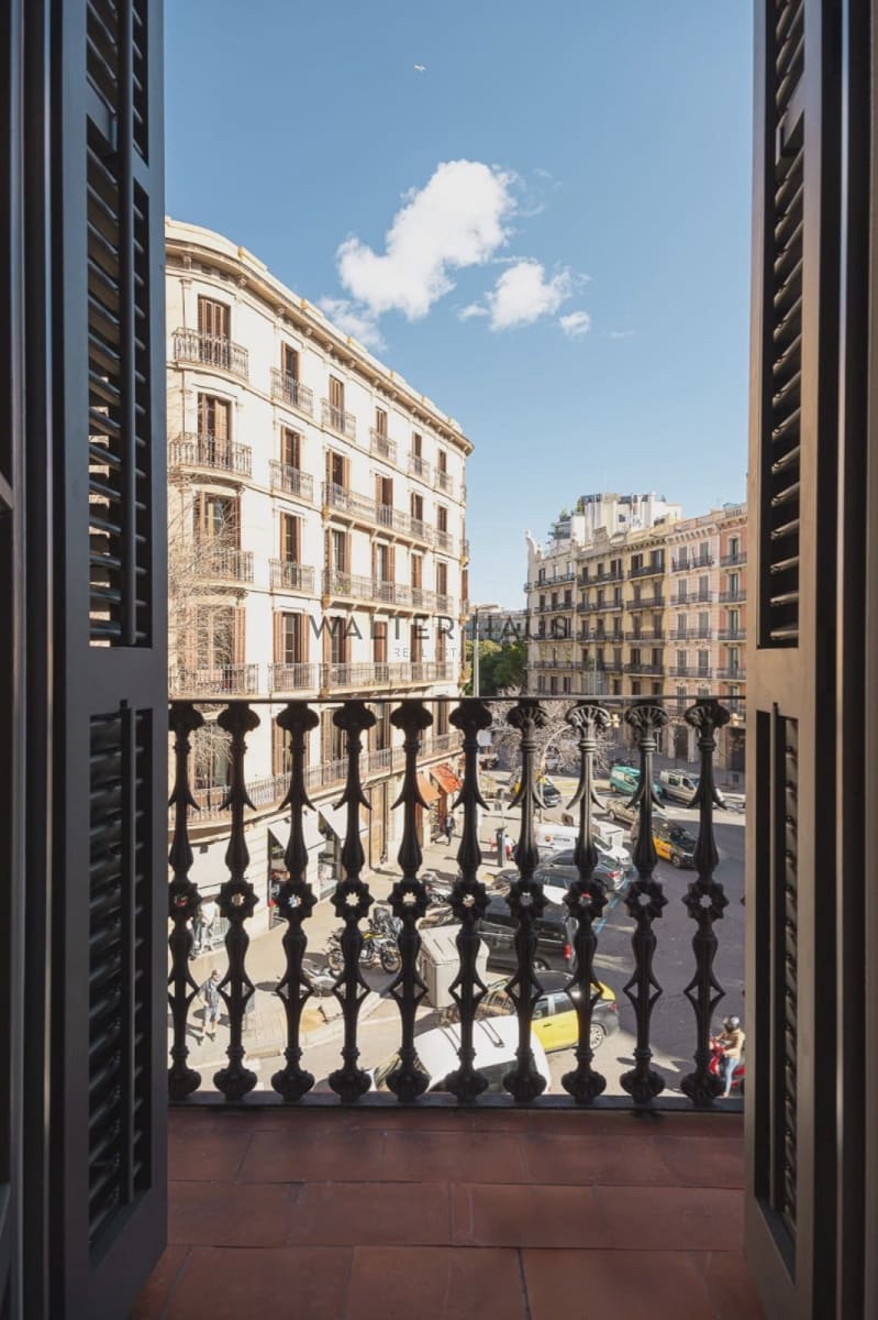 2 bedroom Flat for sale in Barcelona city - € 795,000 (Ref: 9449873)