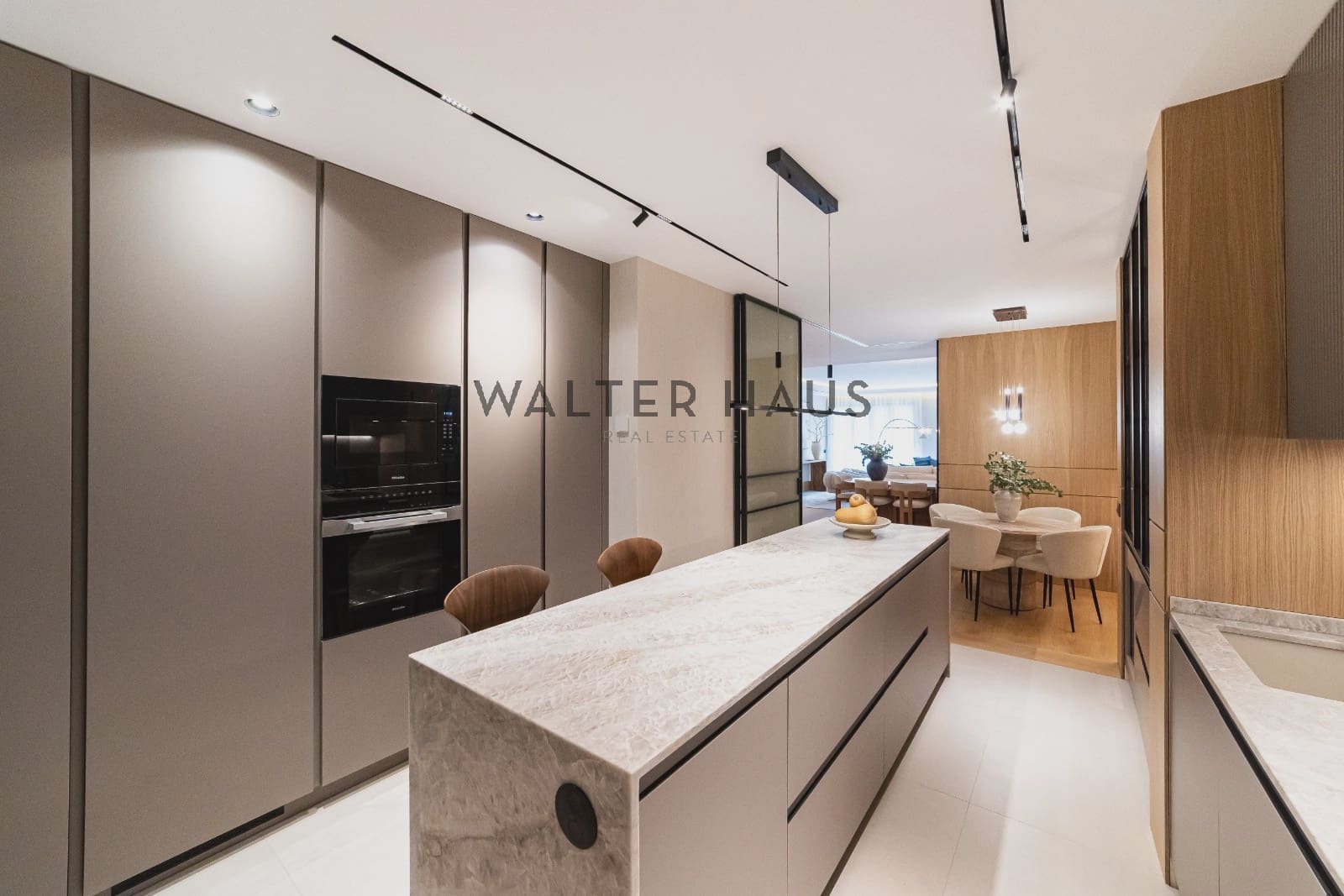 4 slaapkamer Flat te koop in Madrid stad - € 3.700.000 (Ref: 9469933)