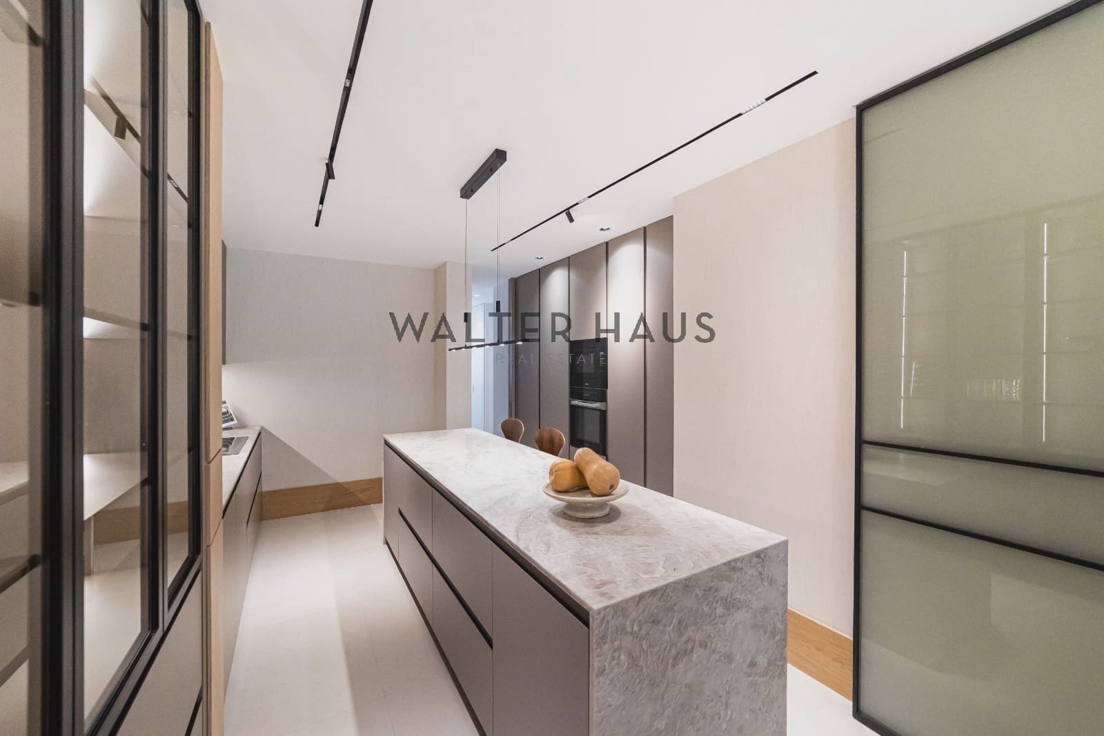 4 slaapkamer Flat te koop in Madrid stad - € 3.700.000 (Ref: 9469933)