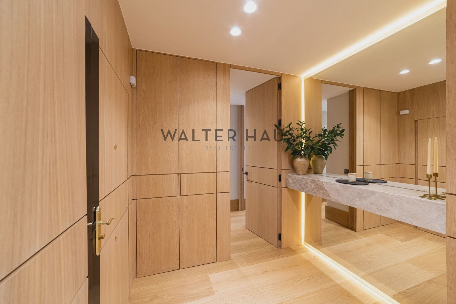 4 slaapkamer Flat te koop in Madrid stad - € 3.700.000 (Ref: 9469933)