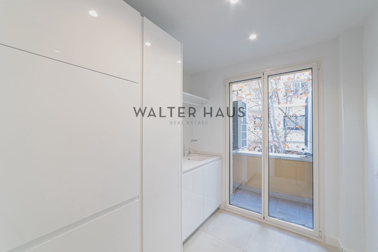 5 bedroom Flat for sale in Madrid city - € 3,600,000 (Ref: 9470038)