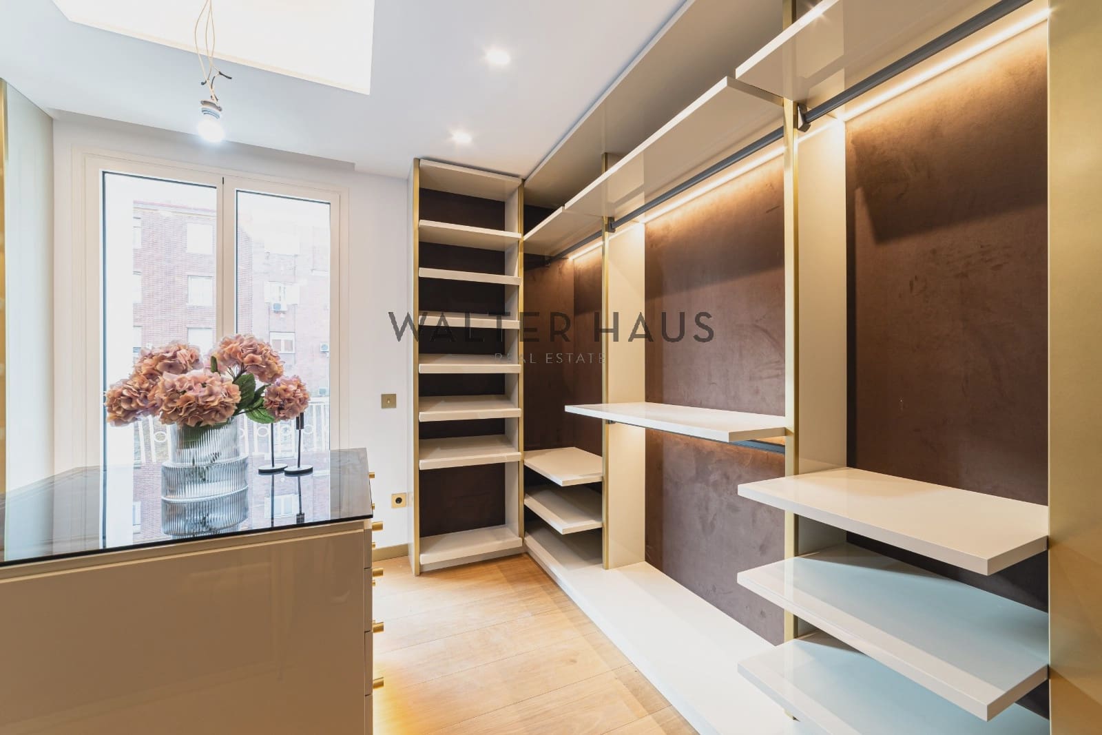 5 bedroom Flat for sale in Madrid city - € 3,600,000 (Ref: 9470038)