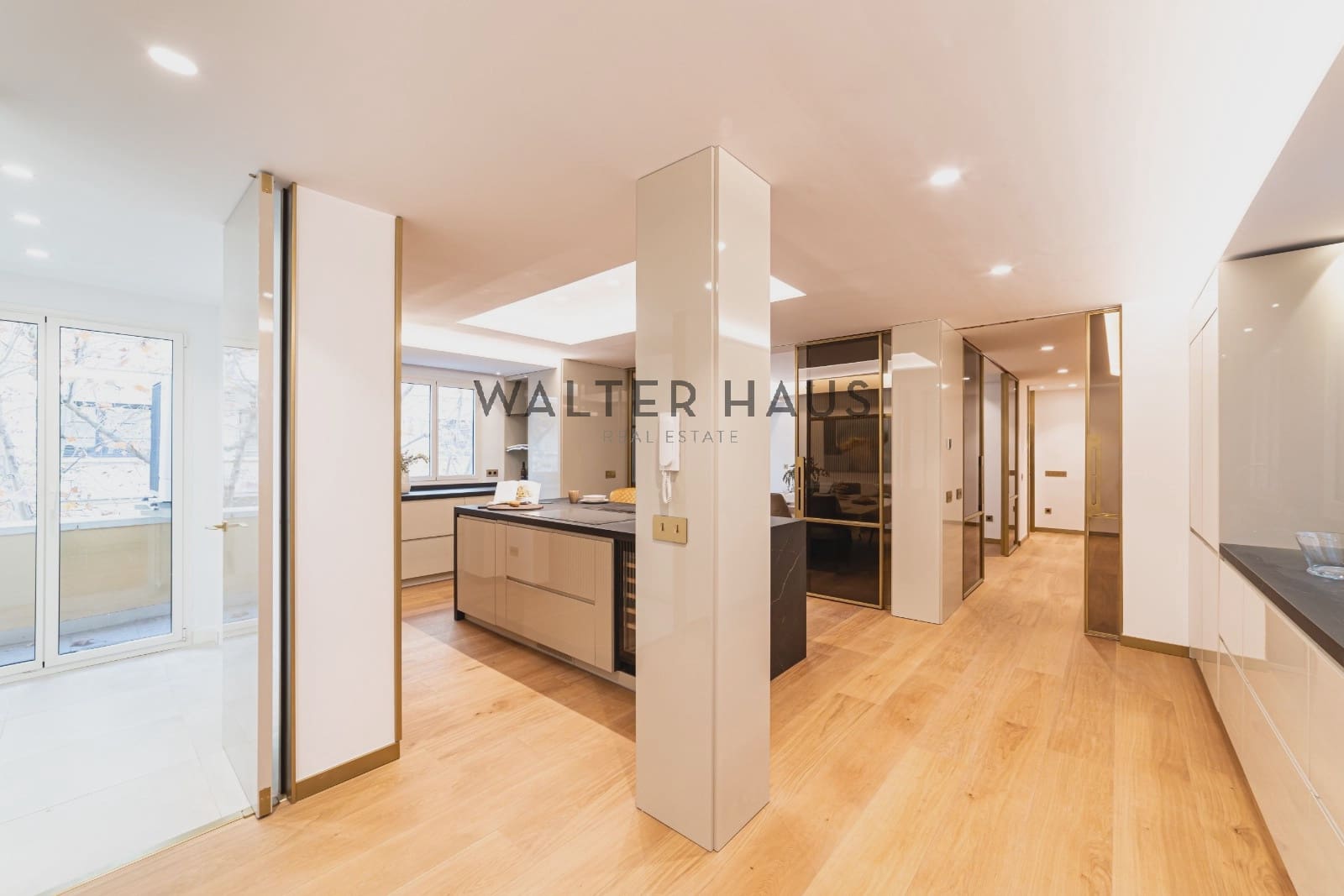 5 bedroom Flat for sale in Madrid city - € 3,600,000 (Ref: 9470038)