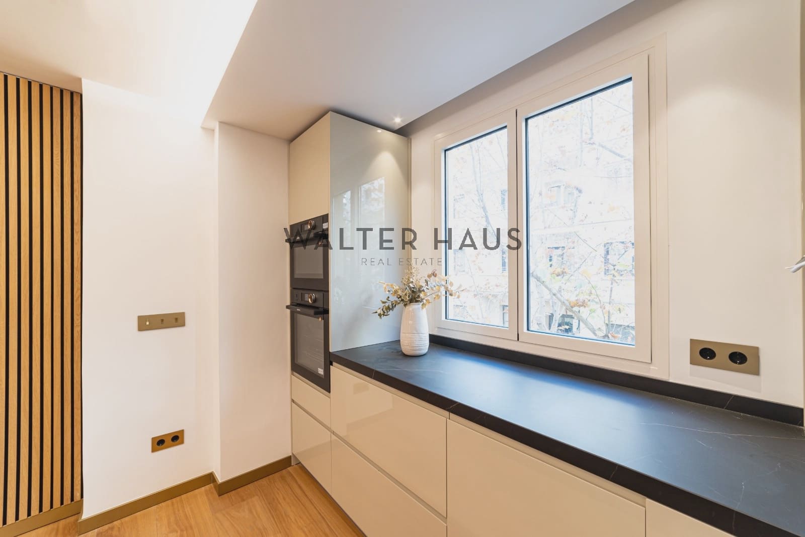 5 bedroom Flat for sale in Madrid city - € 3,600,000 (Ref: 9470038)