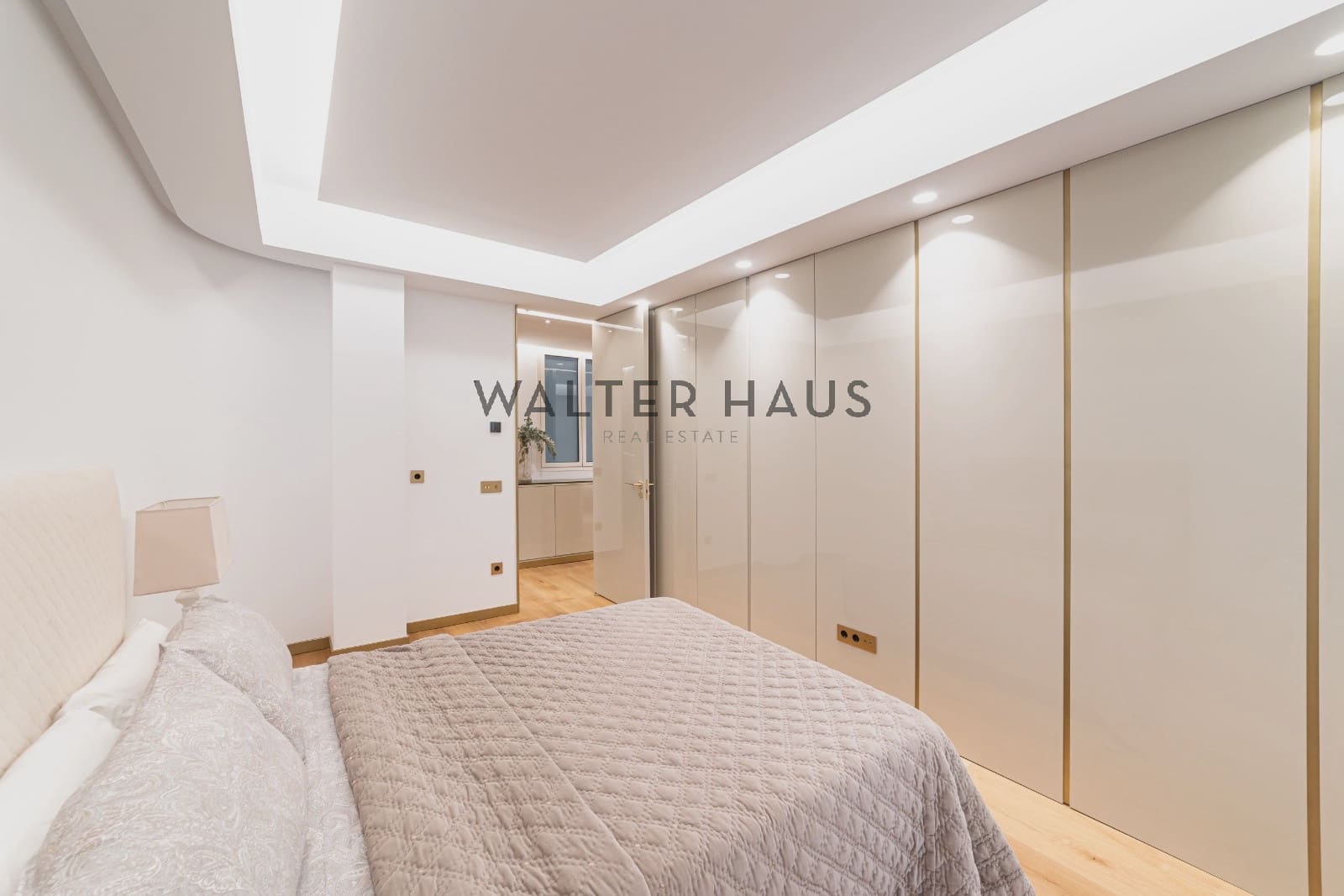 5 bedroom Flat for sale in Madrid city - € 3,600,000 (Ref: 9470038)