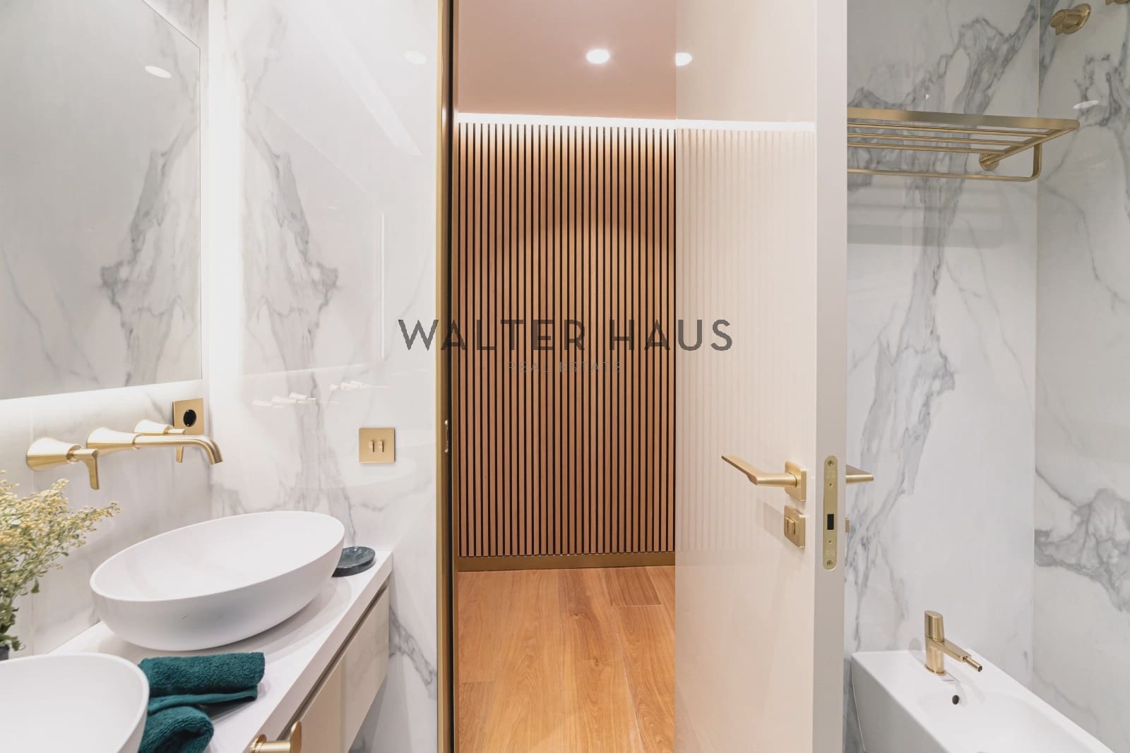 5 bedroom Flat for sale in Madrid city - € 3,600,000 (Ref: 9470038)