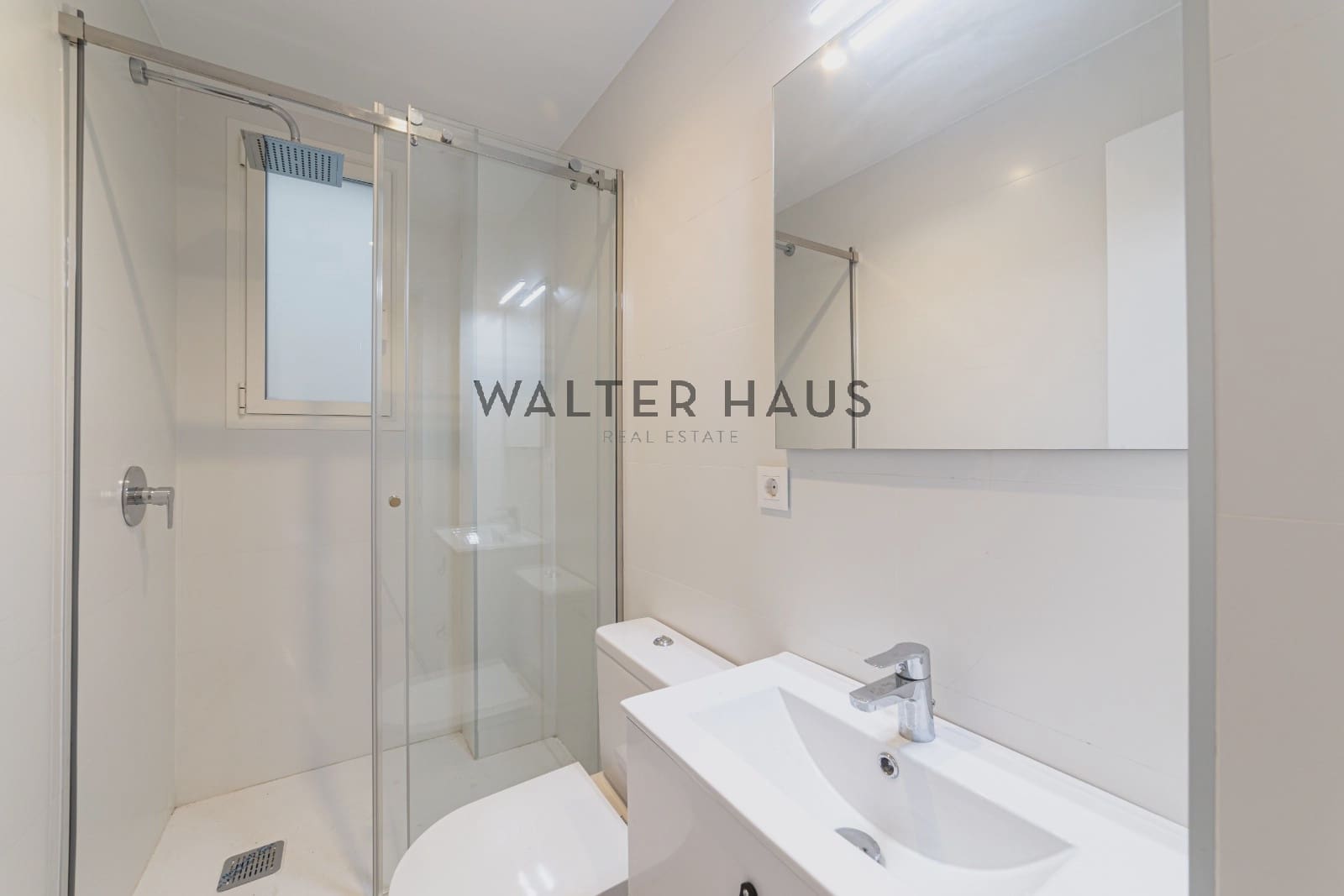 5 bedroom Flat for sale in Madrid city - € 3,600,000 (Ref: 9470038)