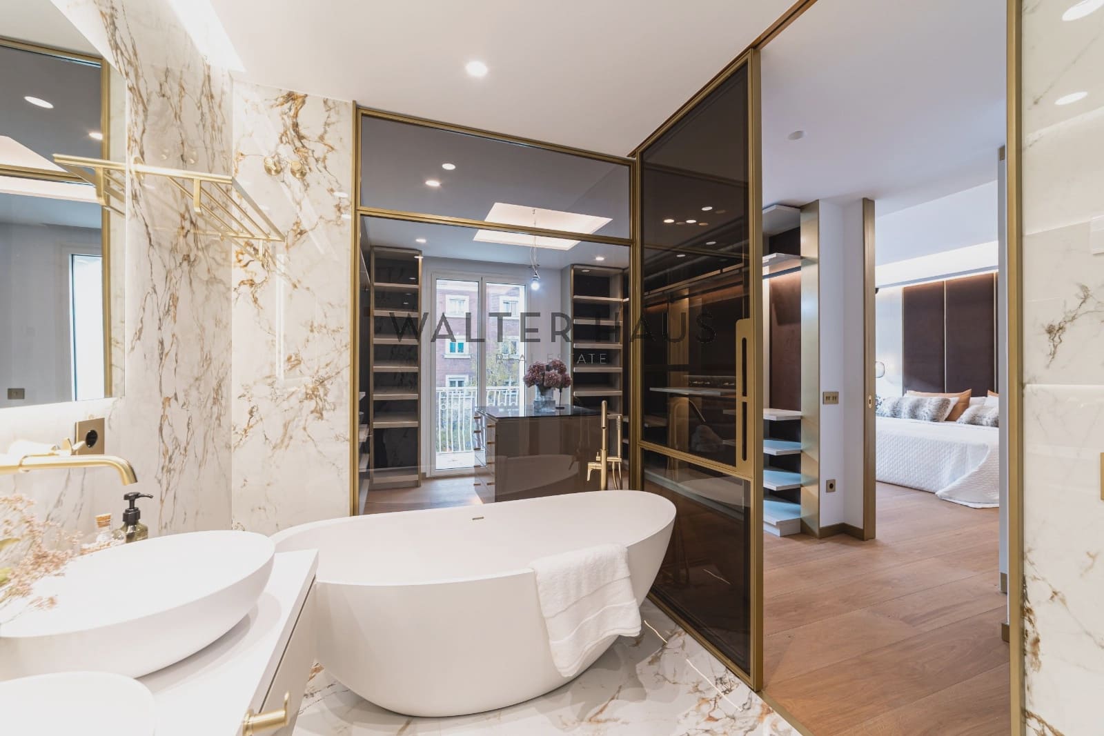 5 bedroom Flat for sale in Madrid city - € 3,600,000 (Ref: 9470038)