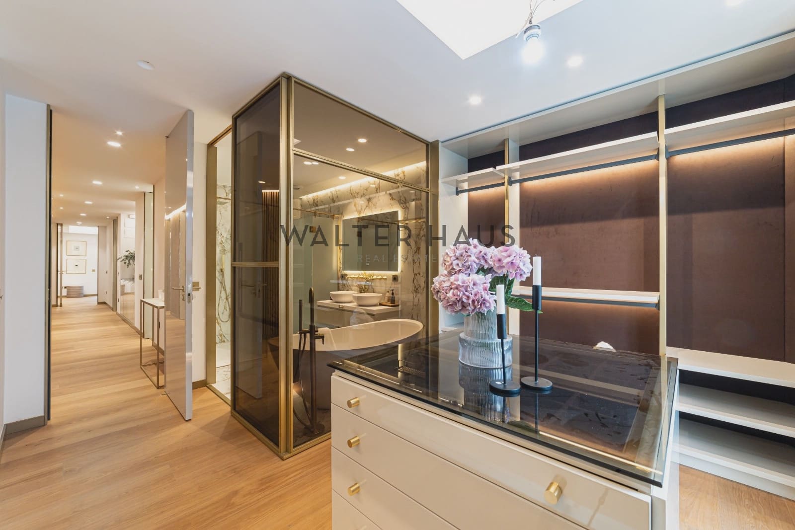 5 bedroom Flat for sale in Madrid city - € 3,600,000 (Ref: 9470038)