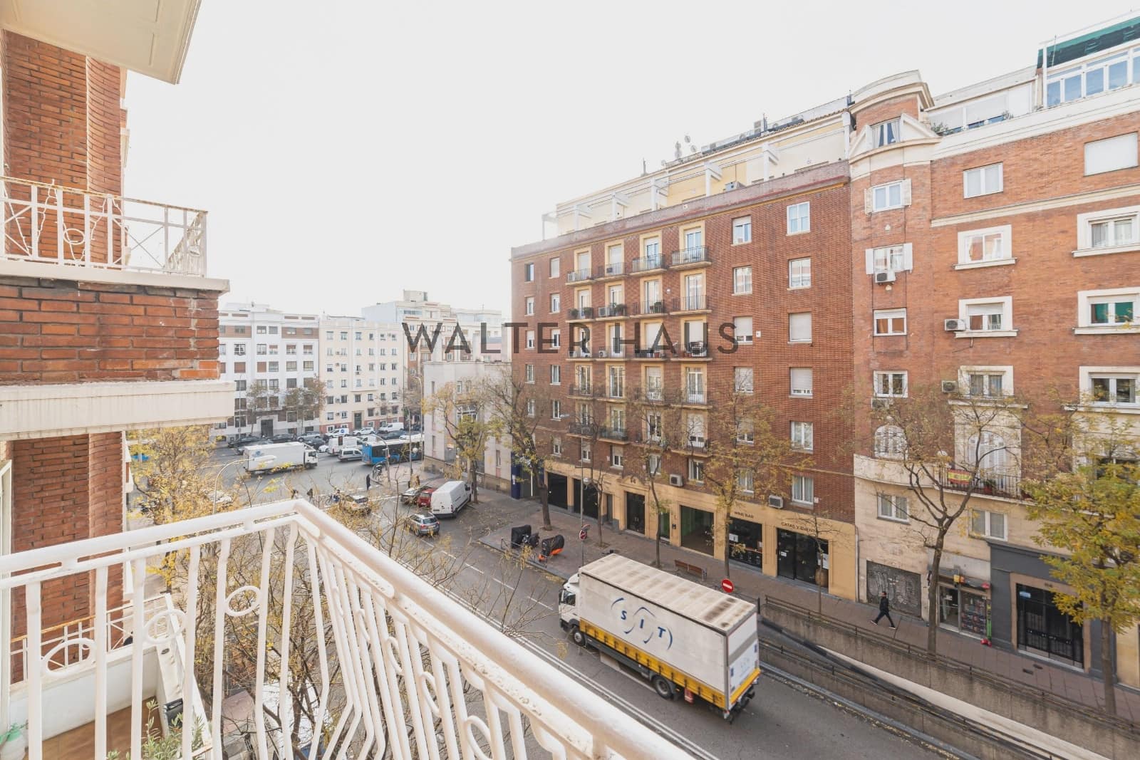 5 bedroom Flat for sale in Madrid city - € 3,600,000 (Ref: 9470038)