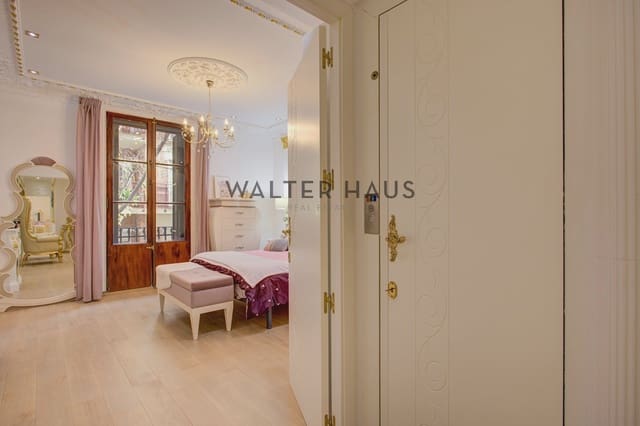 4 bedroom Apartment for sale in El Poble Sec, Barcelona city - € 949,000 (Ref: 9481444)