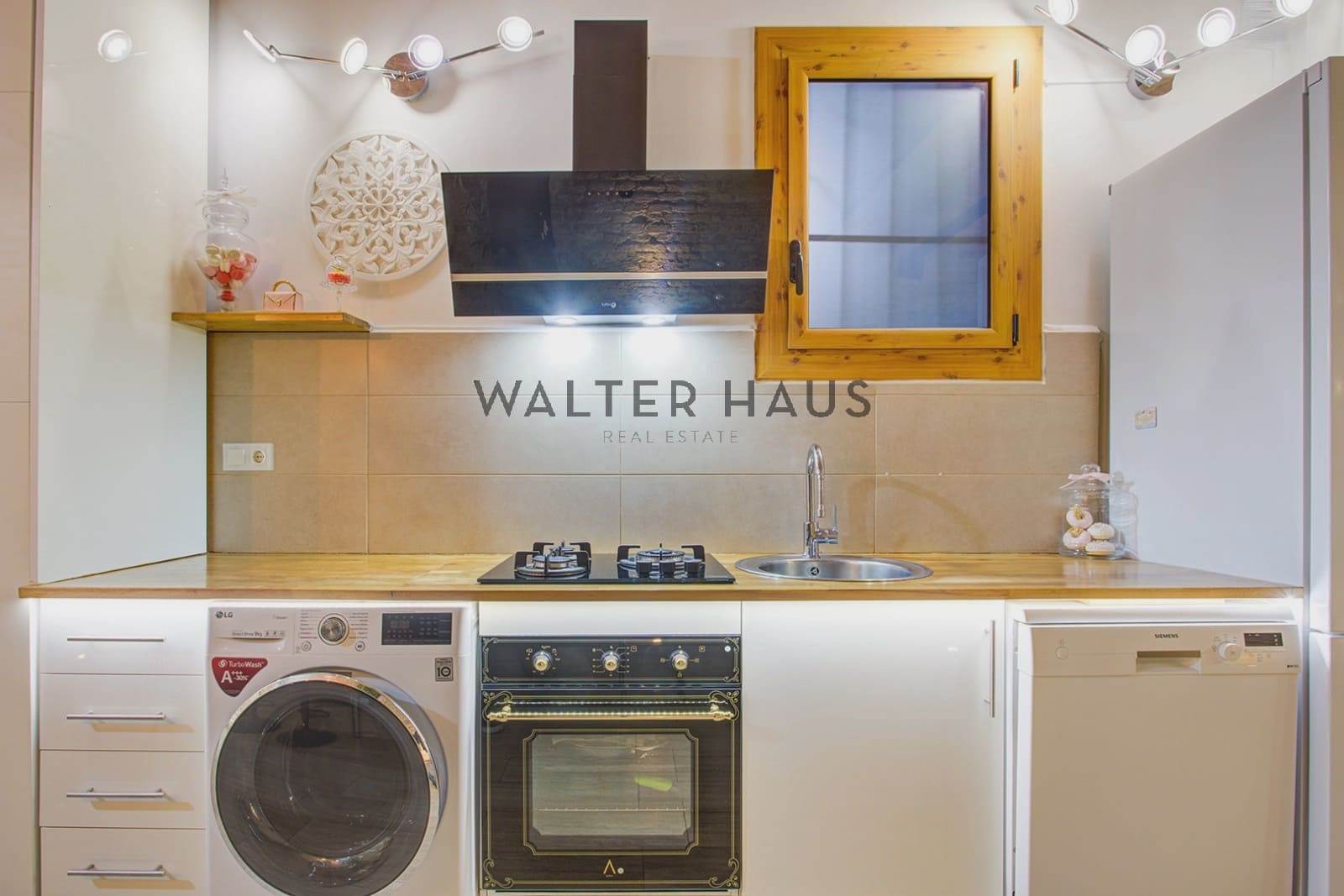 4 bedroom Apartment for sale in Barcelona city - € 949,000 (Ref: 9481444)