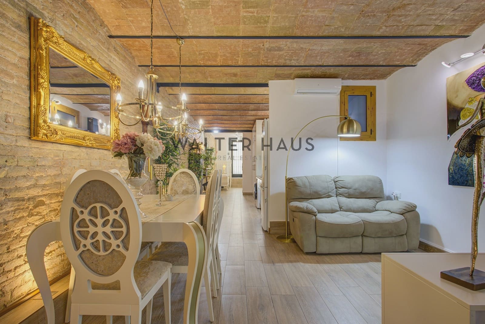 4 bedroom Apartment for sale in Barcelona city - € 949,000 (Ref: 9481444)