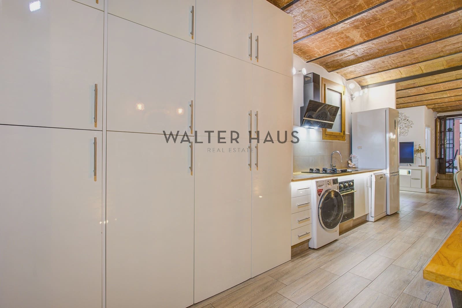 4 bedroom Apartment for sale in Barcelona city - € 949,000 (Ref: 9481444)