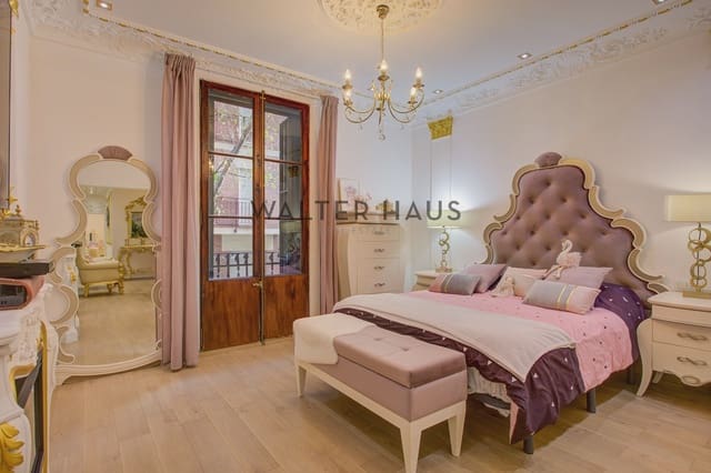 4 bedroom Apartment for sale in El Poble Sec, Barcelona city - € 847,000 (Ref: 9481444)