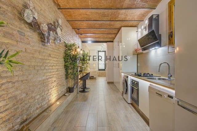 4 bedroom Apartment for sale in El Poble Sec, Barcelona city - € 847,000 (Ref: 9481444)