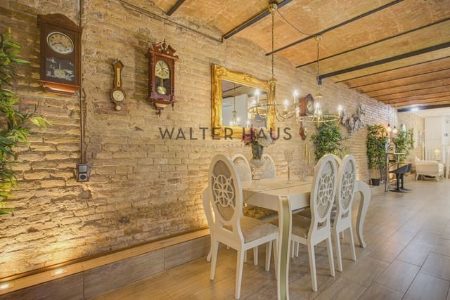 4 bedroom Apartment for sale in El Poble Sec, Barcelona city - € 847,000 (Ref: 9481444)