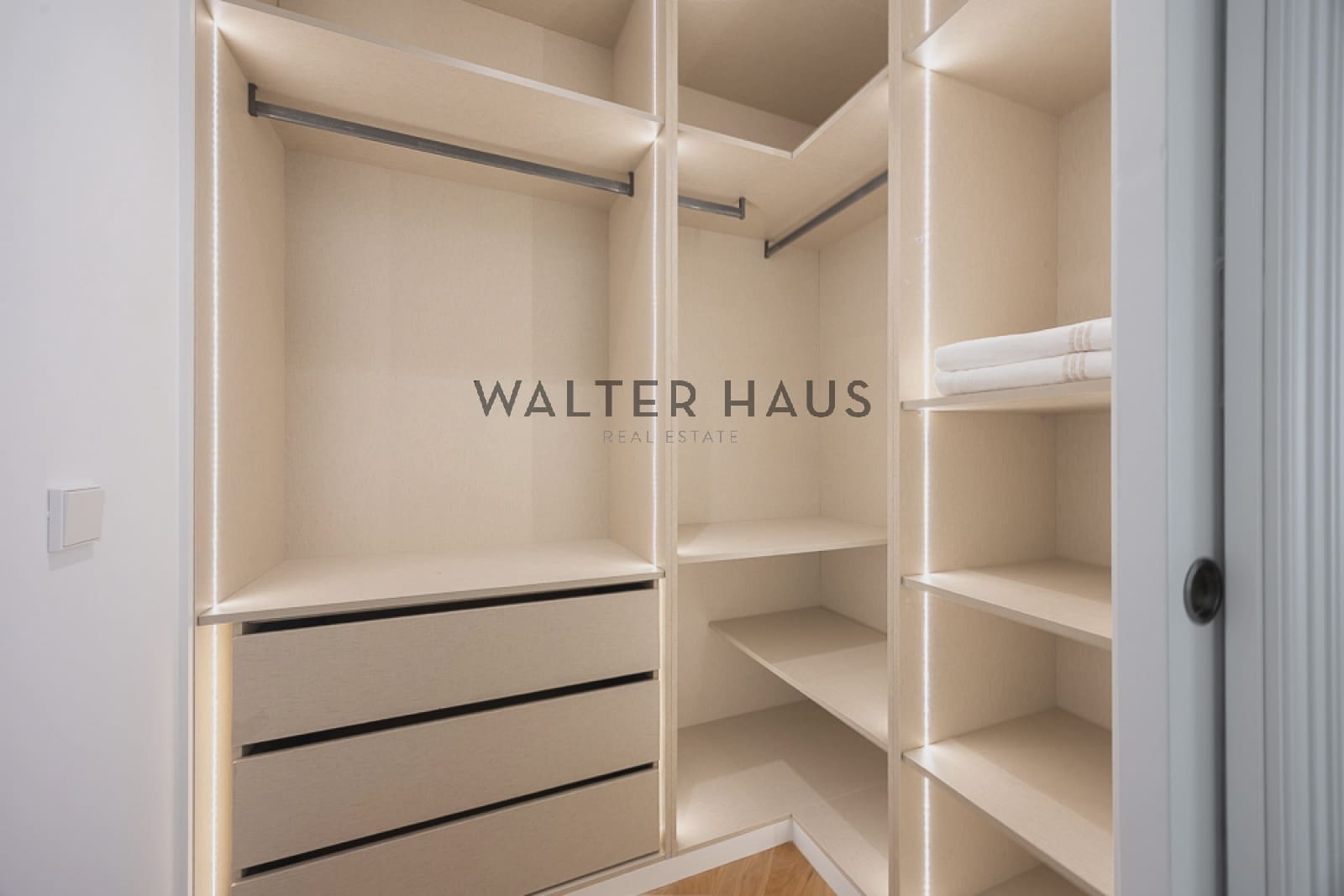 4 bedroom Flat for sale in Madrid city - € 3,800,000 (Ref: 9490899)