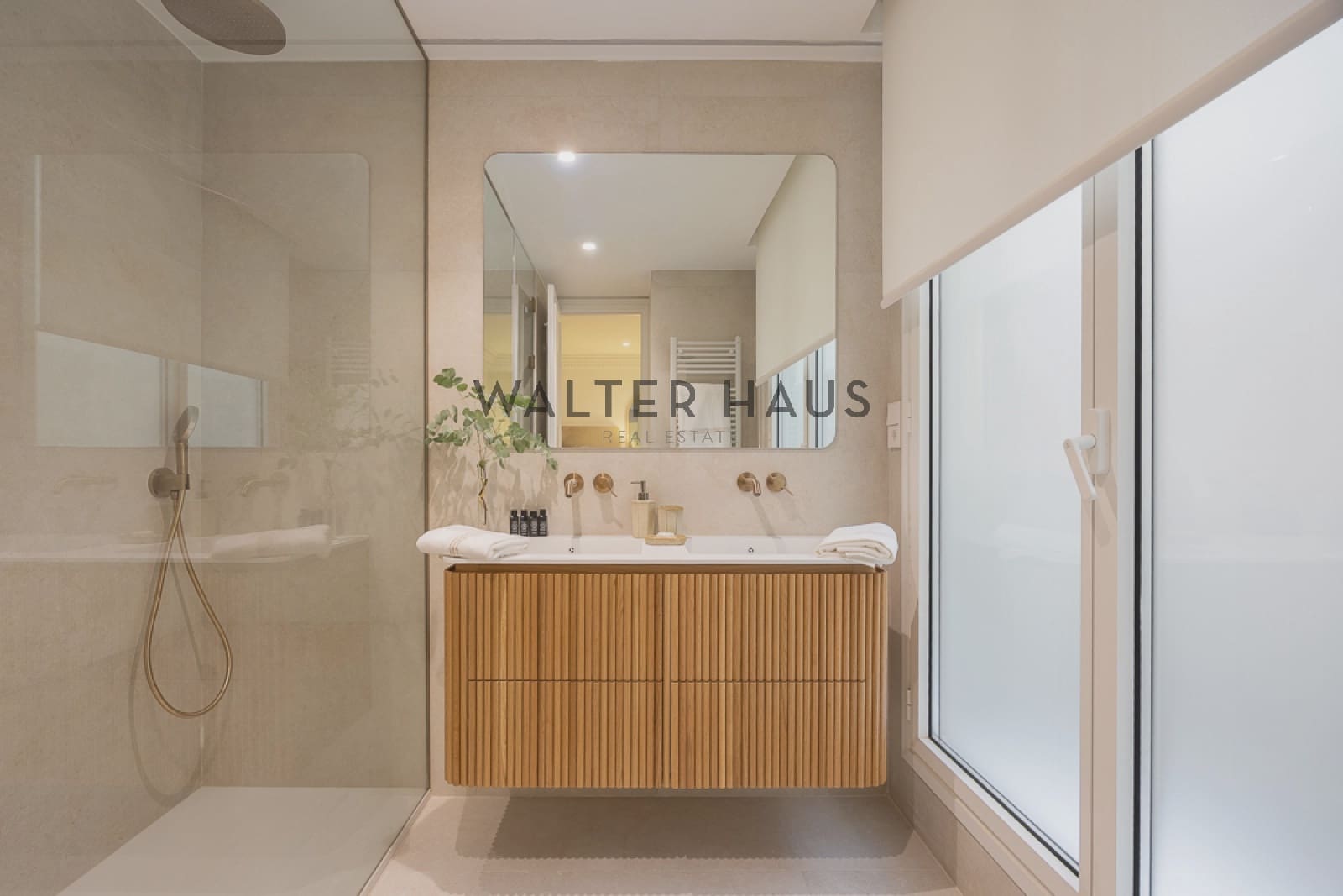 4 bedroom Flat for sale in Madrid city - € 3,800,000 (Ref: 9490899)