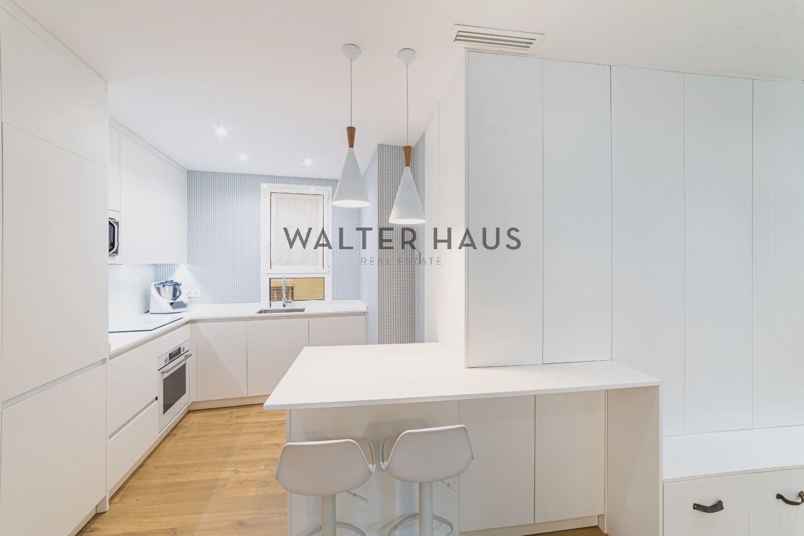 4 bedroom Flat for sale in Madrid city - € 1,225,000 (Ref: 9491669)