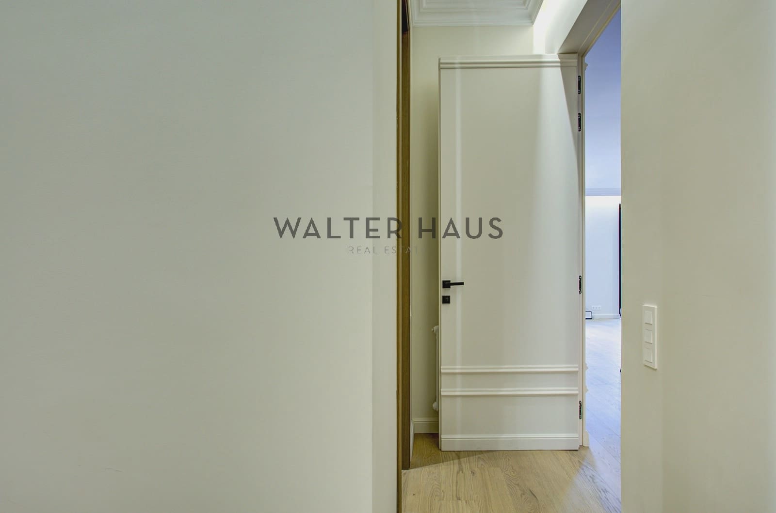 2 bedroom Flat for sale in Barcelona city with pool - € 1,150,000 (Ref: 9500400)