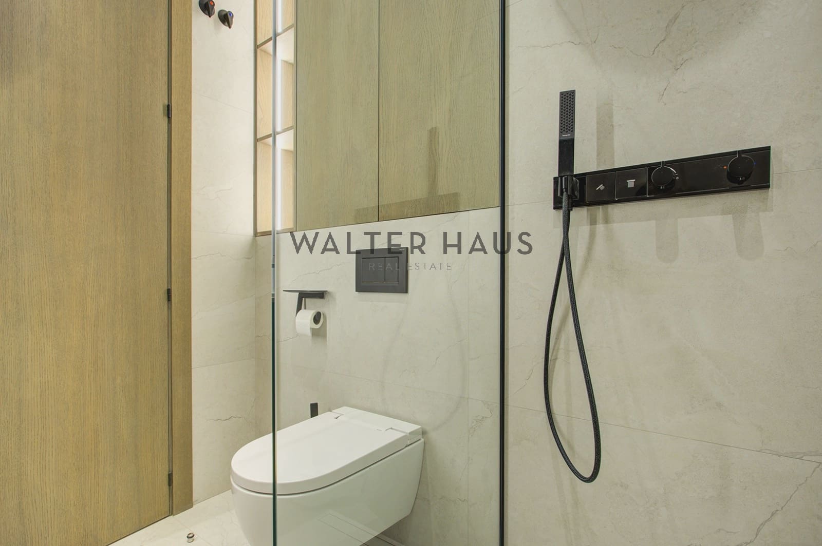 2 bedroom Flat for sale in Barcelona city with pool - € 1,150,000 (Ref: 9500400)