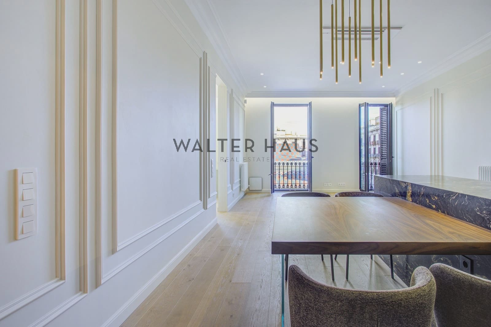 2 bedroom Flat for sale in Barcelona city with pool - € 1,150,000 (Ref: 9500400)