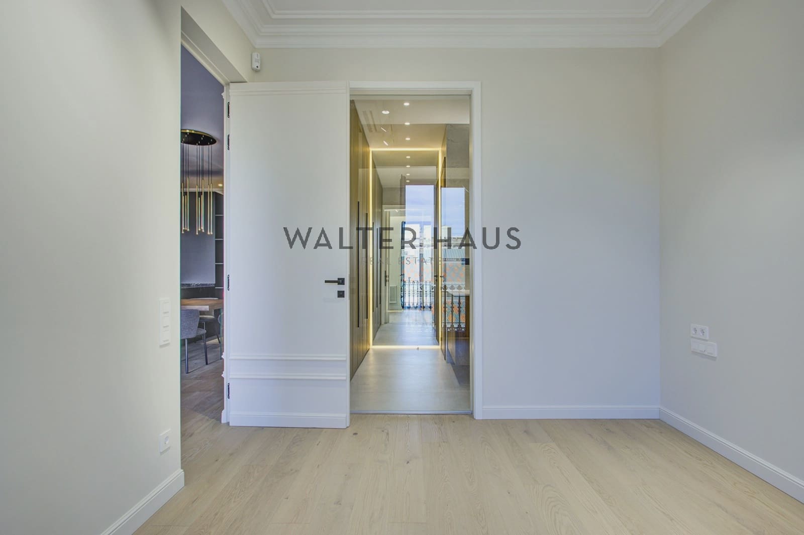 2 bedroom Flat for sale in Barcelona city with pool - € 1,150,000 (Ref: 9500400)