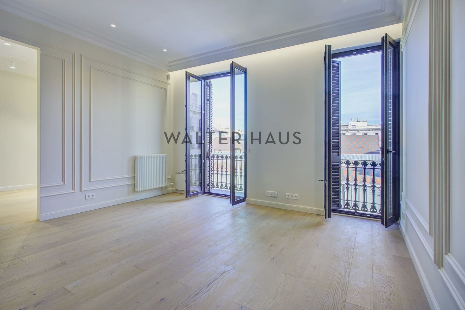 2 bedroom Flat for sale in Barcelona city with pool - € 1,150,000 (Ref: 9500400)