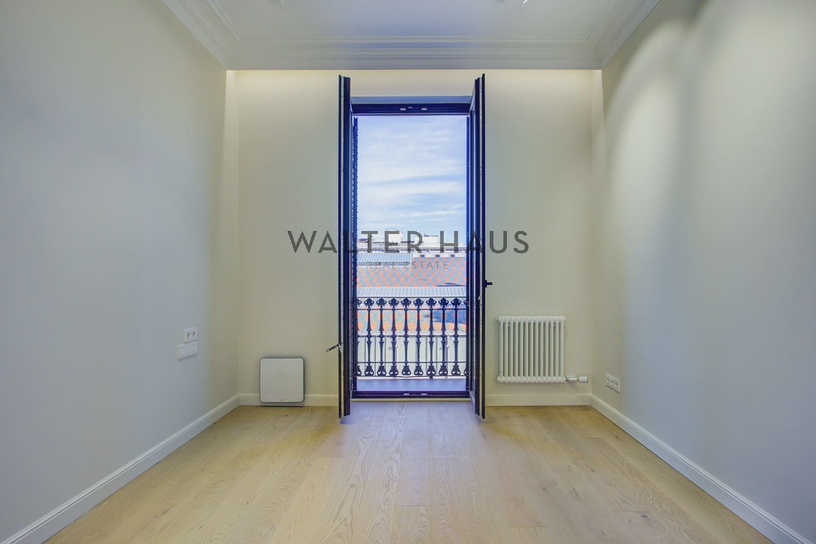 2 bedroom Flat for sale in Barcelona city with pool - € 1,150,000 (Ref: 9500400)