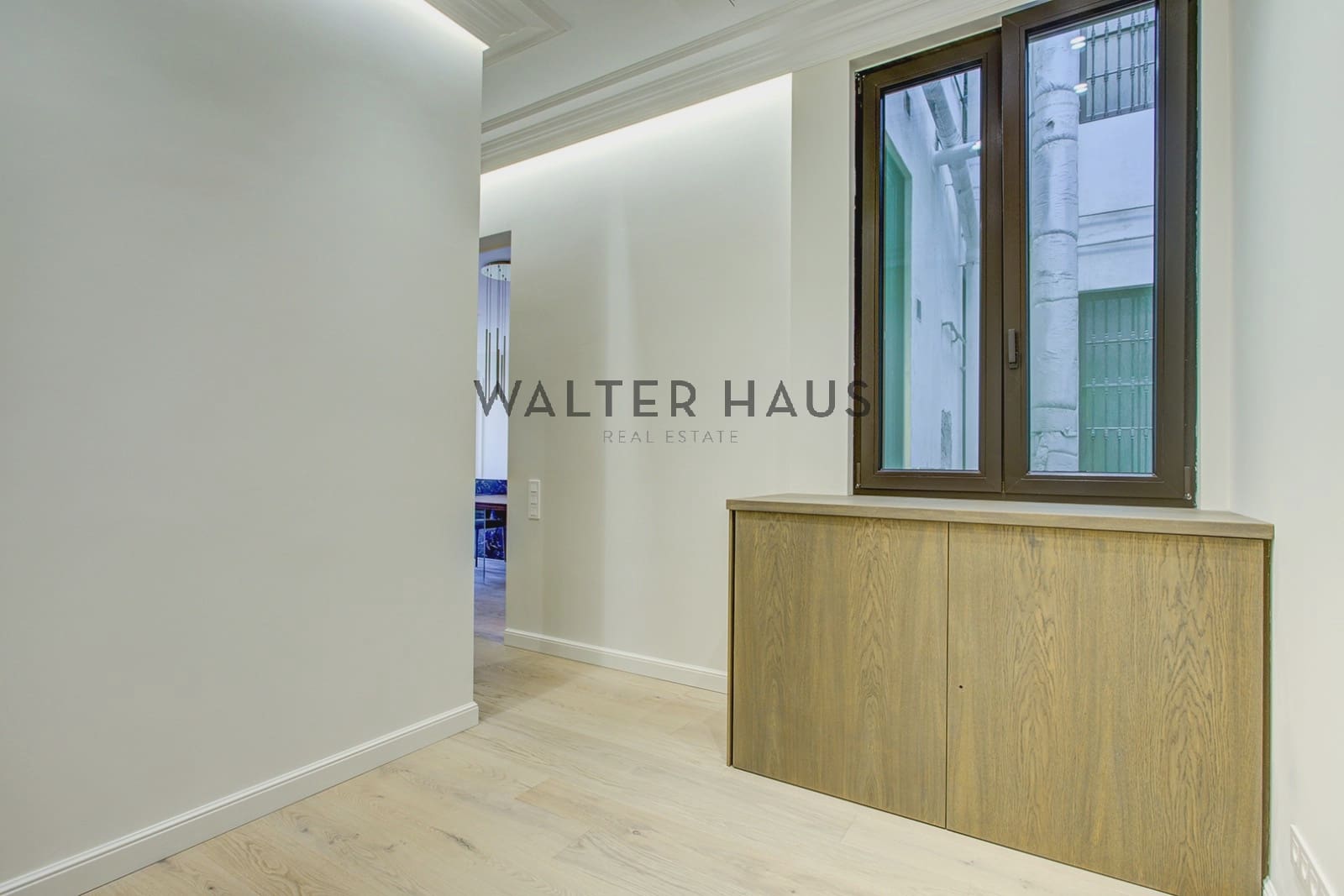 2 bedroom Flat for sale in Barcelona city with pool - € 1,150,000 (Ref: 9500400)