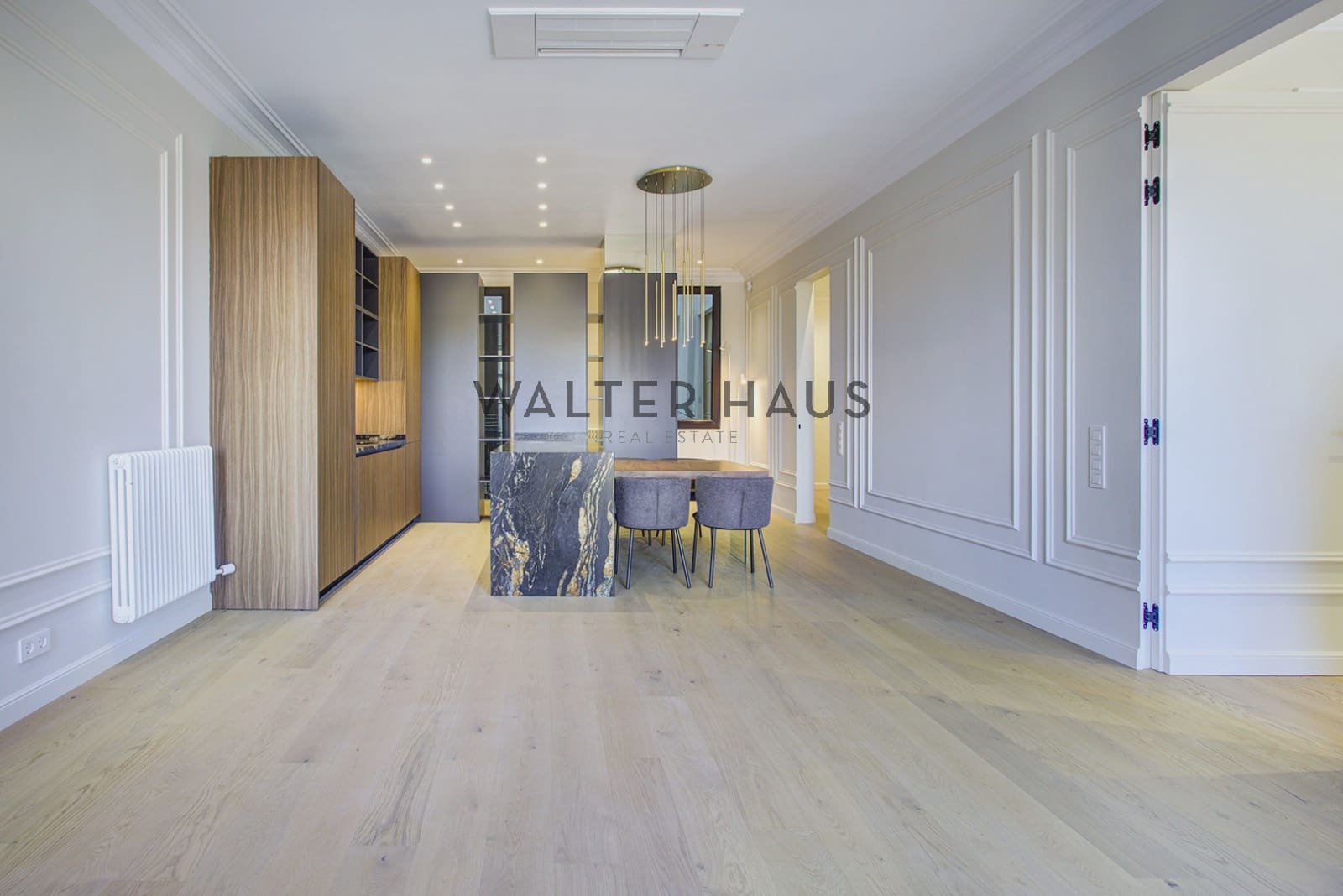 2 bedroom Flat for sale in Barcelona city with pool - € 1,150,000 (Ref: 9500400)