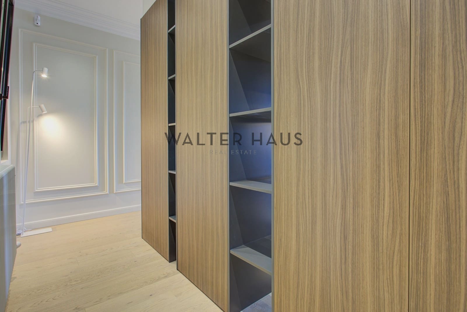 2 bedroom Flat for sale in Barcelona city with pool - € 1,150,000 (Ref: 9500400)