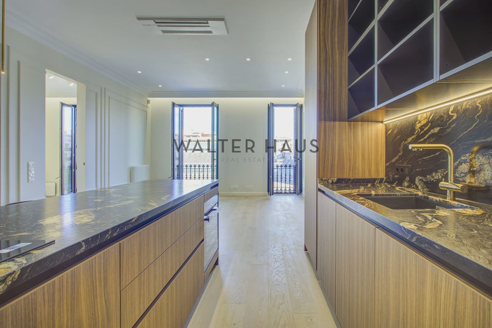 2 bedroom Flat for sale in Barcelona city with pool - € 1,150,000 (Ref: 9500400)