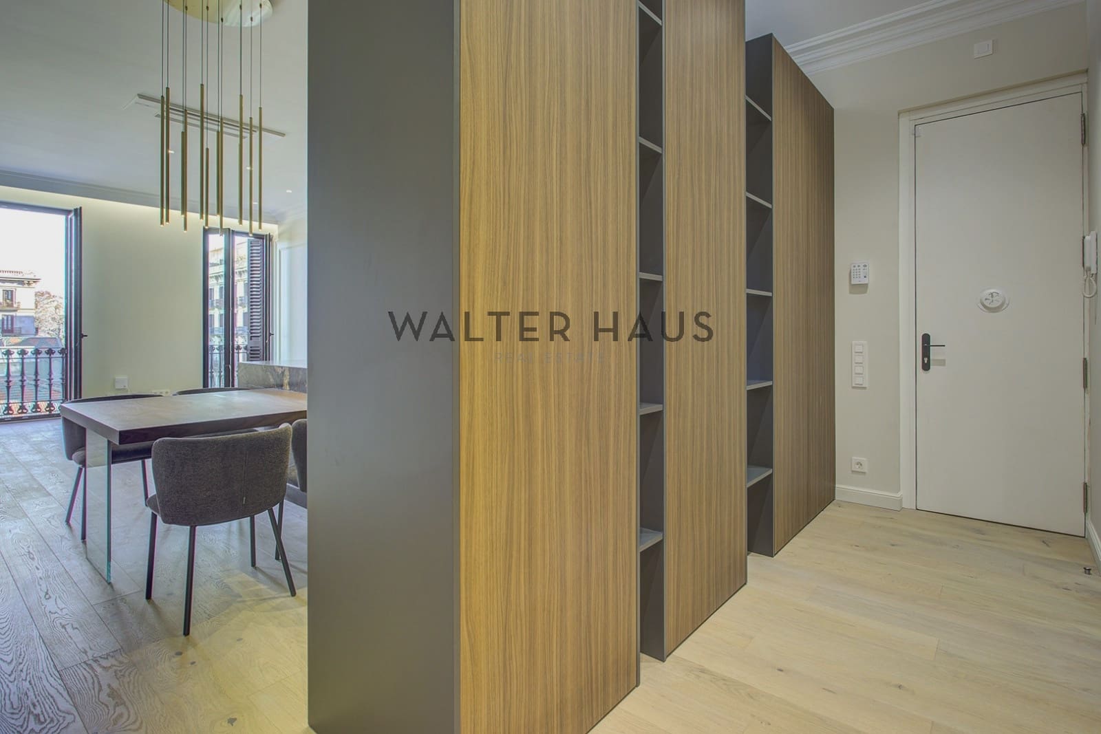 2 bedroom Flat for sale in Barcelona city with pool - € 1,150,000 (Ref: 9500400)