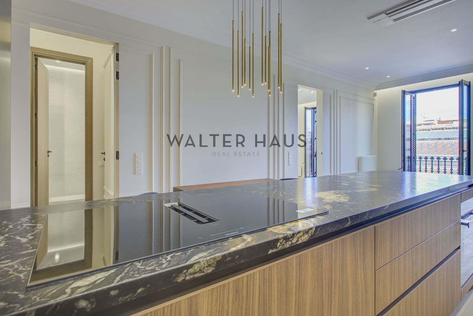 2 bedroom Flat for sale in Barcelona city with pool - € 1,150,000 (Ref: 9500400)