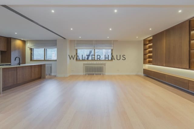 Piso de 4 habitaciones en Rios Rosas, Madrid ciudad en venta con piscina - 1.940.000 € (Ref: 9500766)