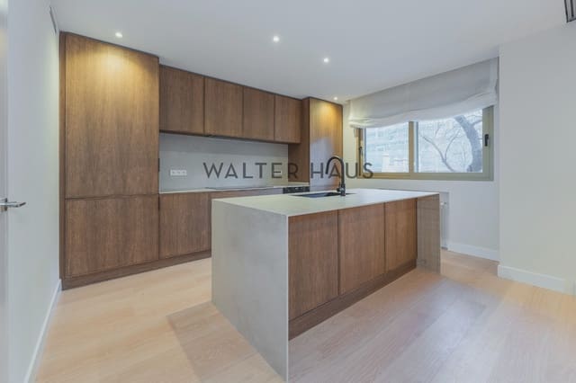 Piso de 4 habitaciones en Rios Rosas, Madrid ciudad en venta con piscina - 1.940.000 € (Ref: 9500766)