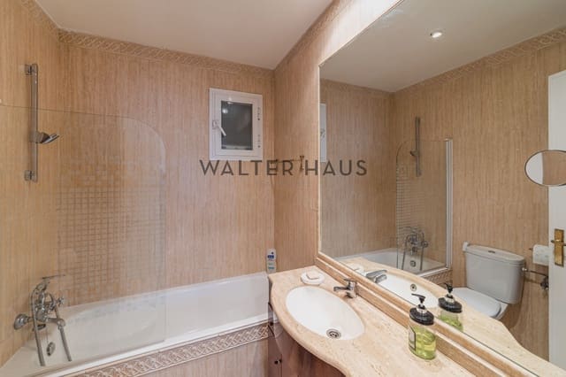 2 slaapkamer Flat te huur in Nueva España, Madrid stad met zwembad garage - € 2.100 (Ref: 9503451)
