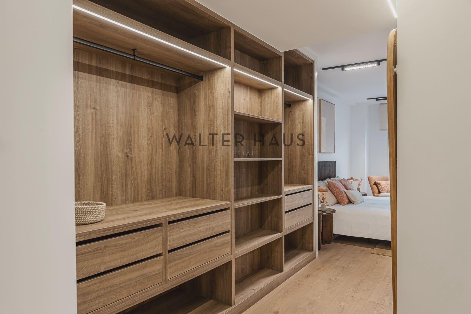 2 bedroom Flat for sale in Madrid city - € 2,190,000 (Ref: 9506932)