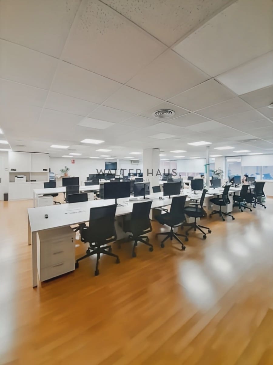 Oficina en Barcelona ciudad en alquiler - 9.800 € (Ref: 9506933)