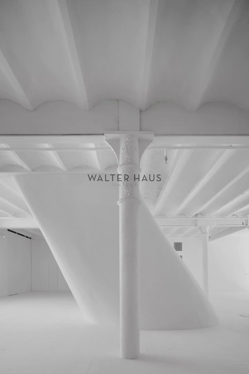 Commercial for sale in Barcelona city - € 1,500,000 (Ref: 9506934)