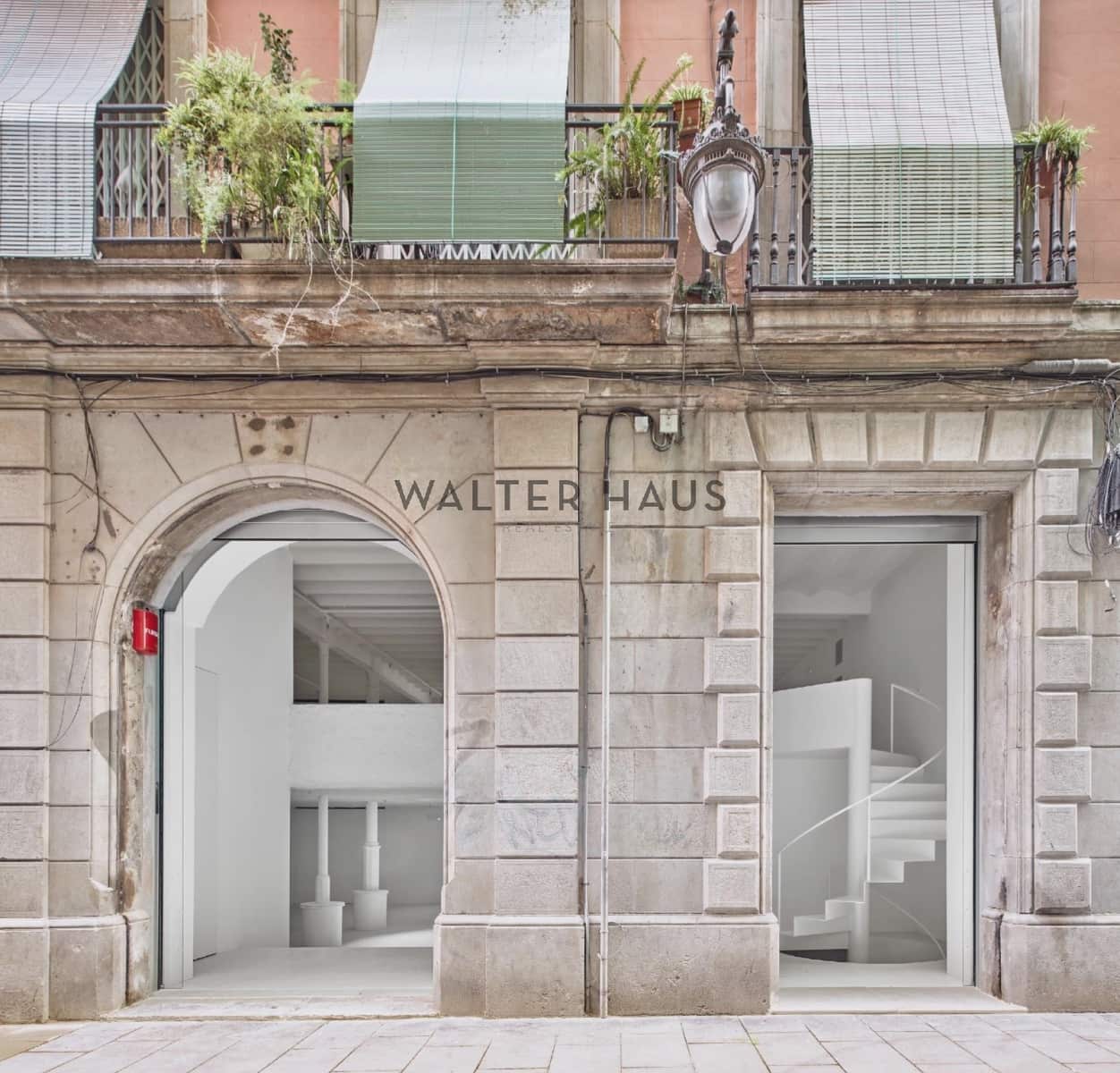 Commercial for sale in Barcelona city - € 1,500,000 (Ref: 9506934)